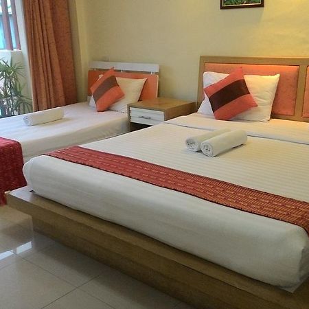Orange Hotel Patong Bagian luar foto